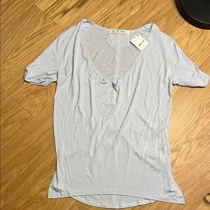 We The Free Women’s Soft Light Blue Short Sleeve Tee size XS